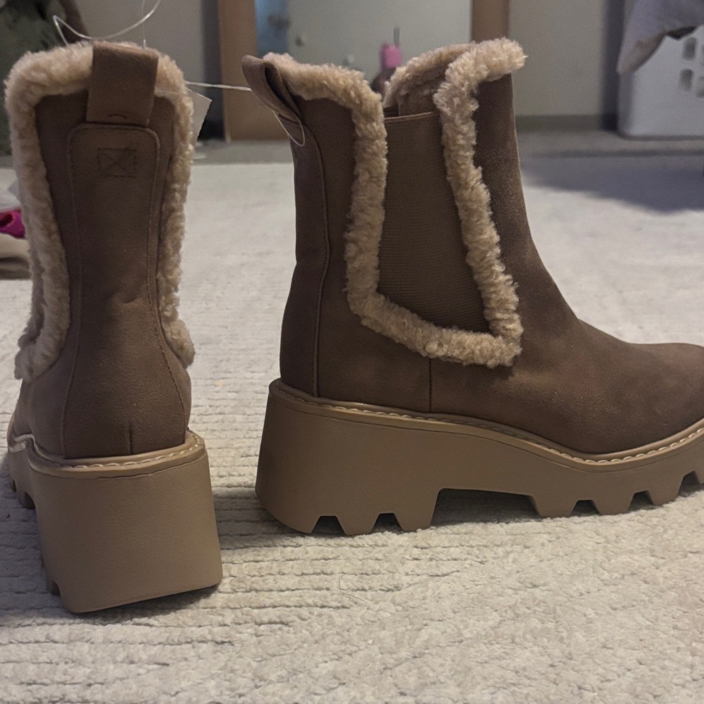 Dolce Vita Tan Shearling-Lined Winter Boots - Picture 4 of 4
